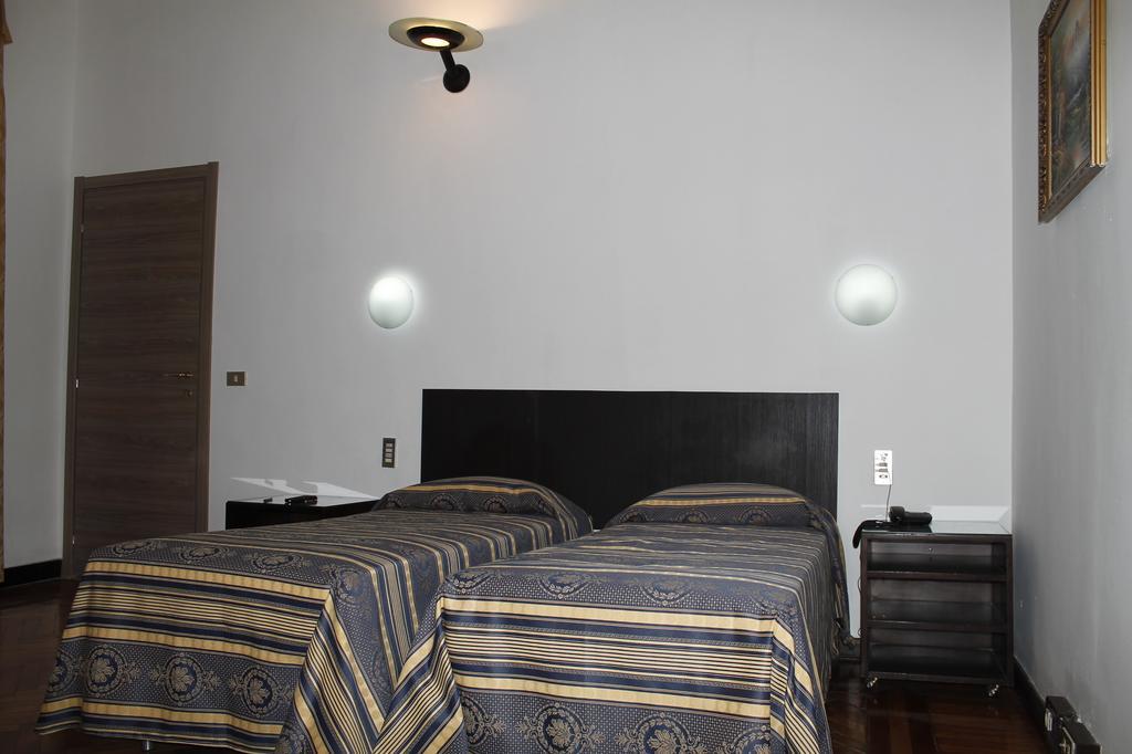 Hotel Luisa 米兰 客房 照片